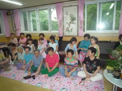 산정현유치원 어린이들,신현대아파트경로당 두번째 방문 이미지