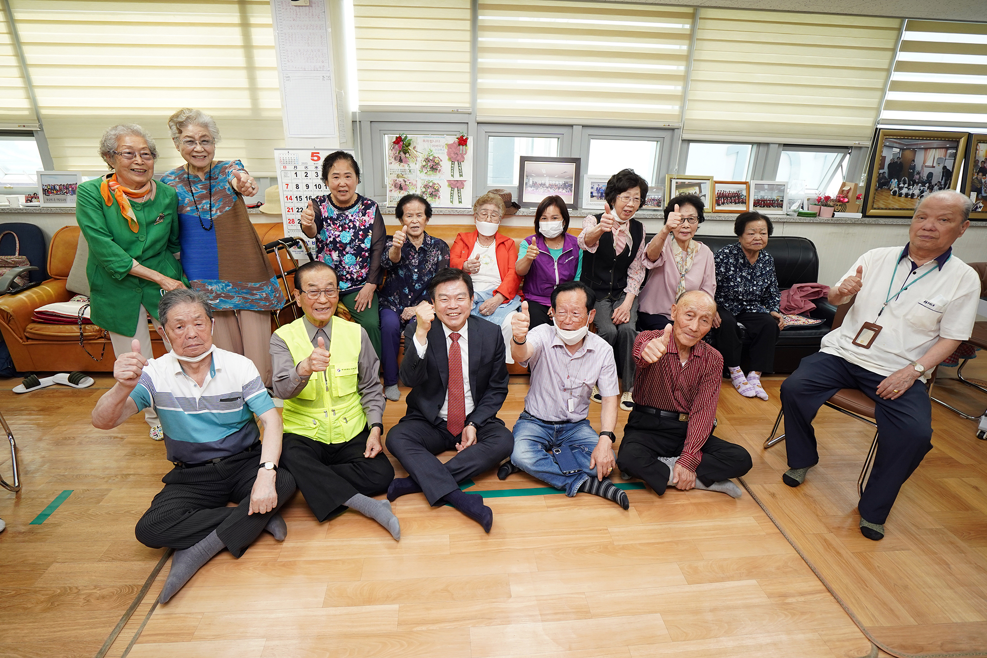 답3경로당, 창방경로당, 6.25 참전용사 동대문구지회 방문 이미지 3 - 본문에 자세한설명을 제공합니다.