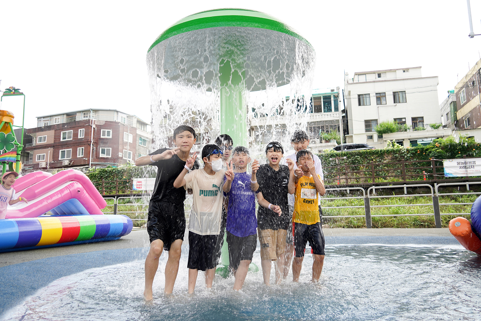 정릉천 제기맑은샘 물놀이장 개장 이미지 1 - 본문에 자세한설명을 제공합니다.