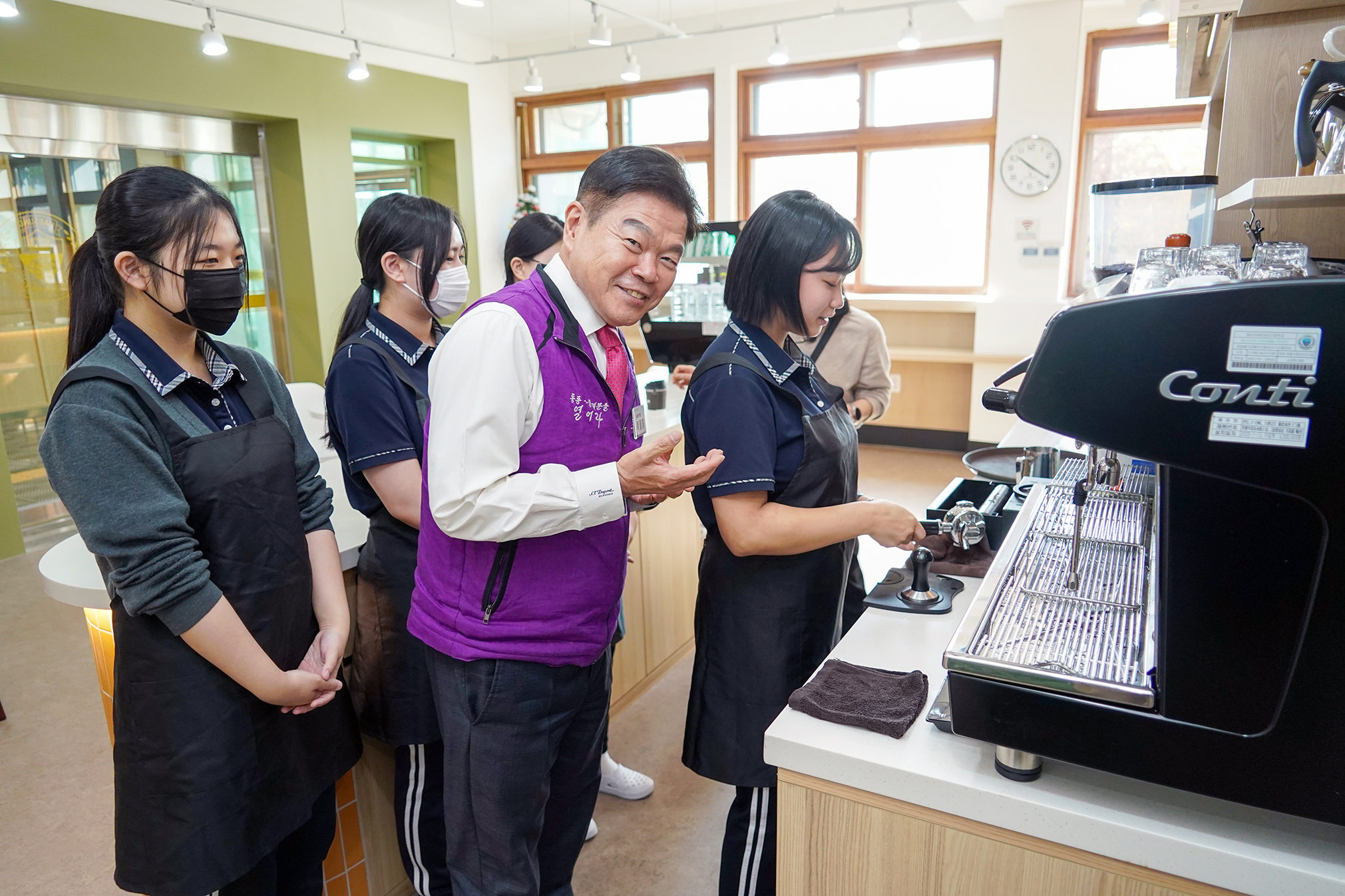 학교로 찾아가는 간담회 진행 이미지 1 - 본문에 자세한설명을 제공합니다.