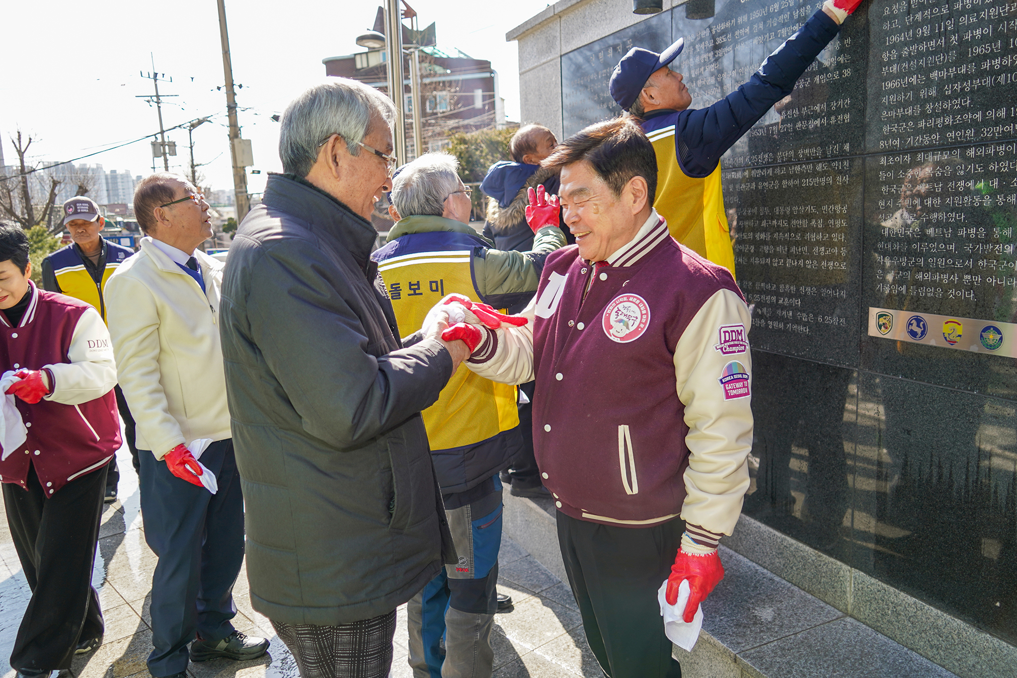 참전유공자명비 환경 정비 이미지 2 - 본문에 자세한설명을 제공합니다.