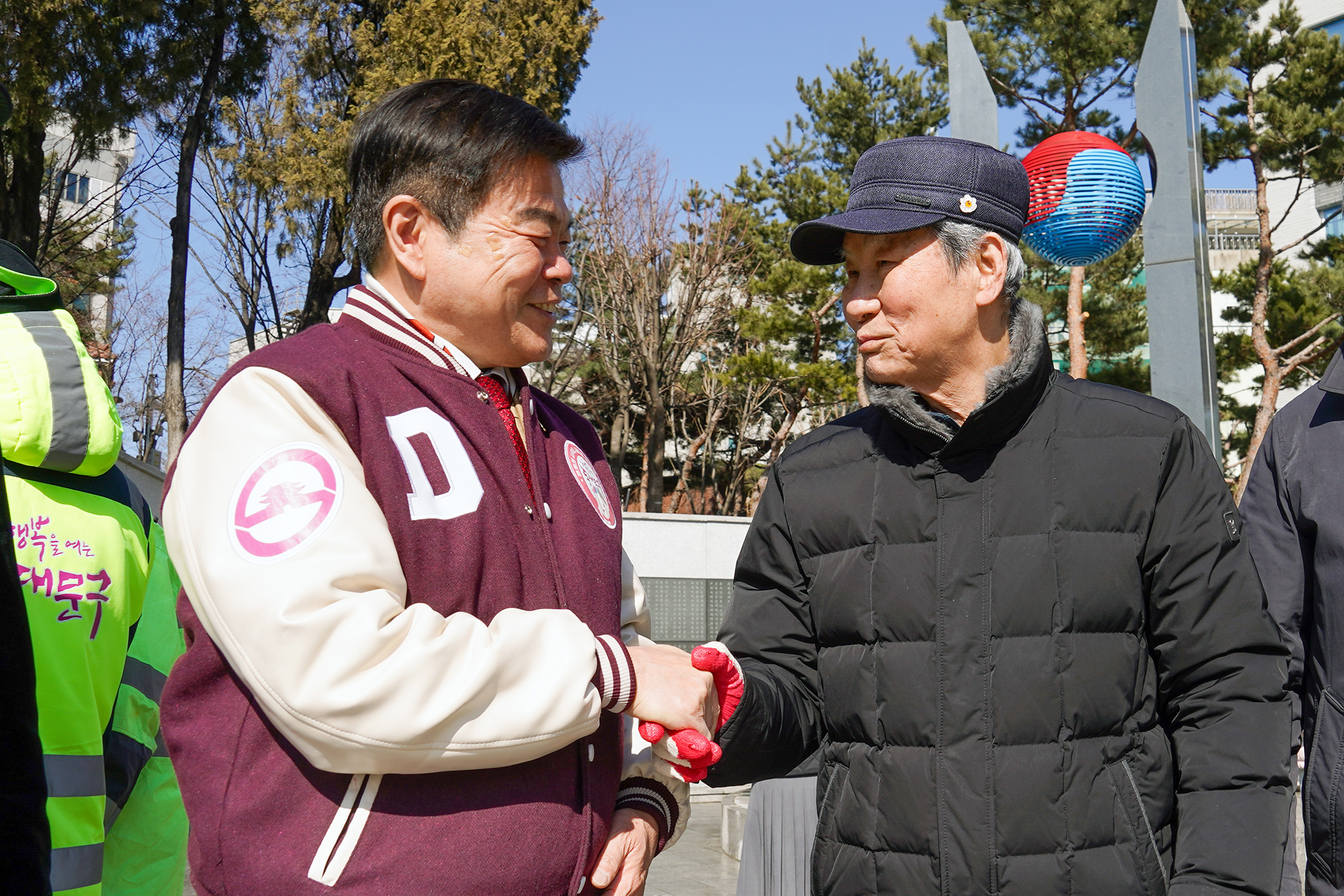 참전유공자명비 환경 정비 이미지 9 - 본문에 자세한설명을 제공합니다.