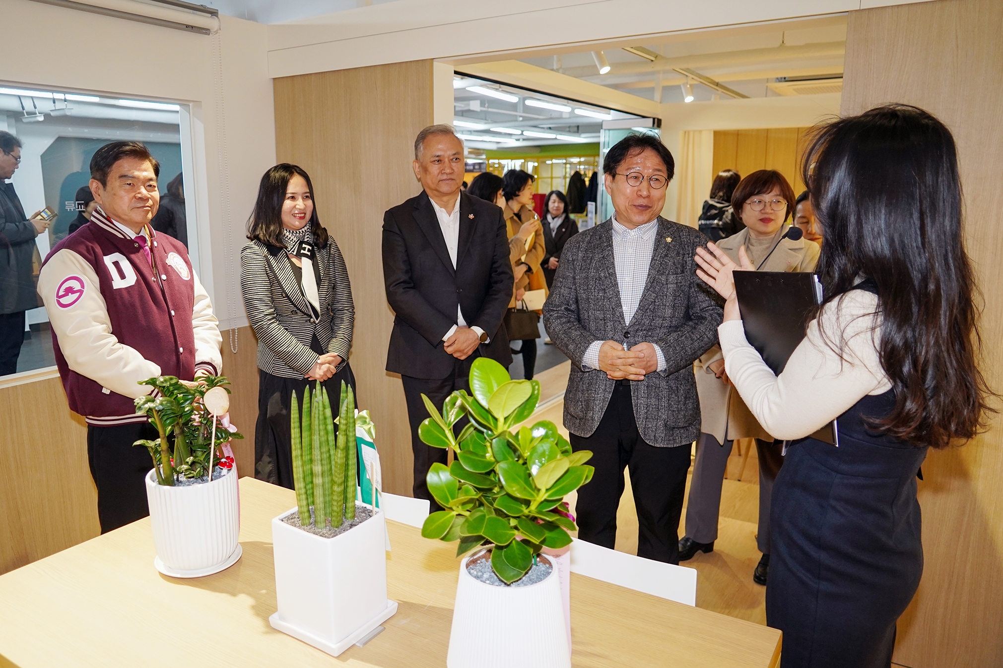‘씽글벙글 사랑방 이음마루 동대문구 1호점 개관 이미지 7 - 본문에 자세한설명을 제공합니다.