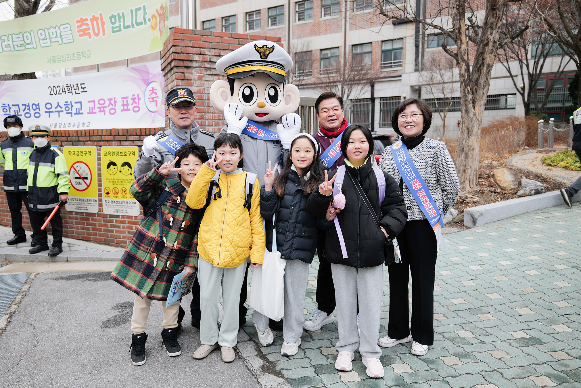 답십리초교 통학로 교통안전 캠페인 이미지 5 - 본문에 자세한설명을 제공합니다.