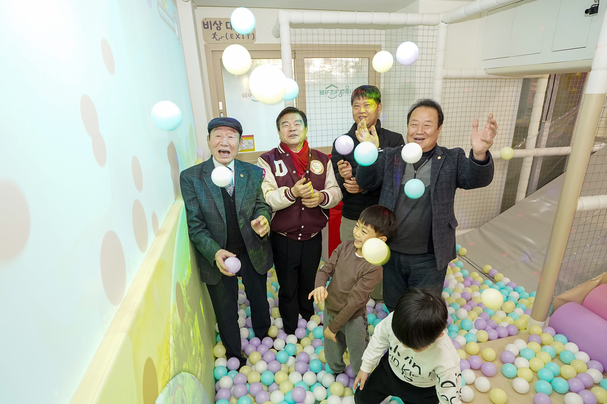 서울형 키즈카페 답십리1동점 개관 이미지 2 - 본문에 자세한설명을 제공합니다.