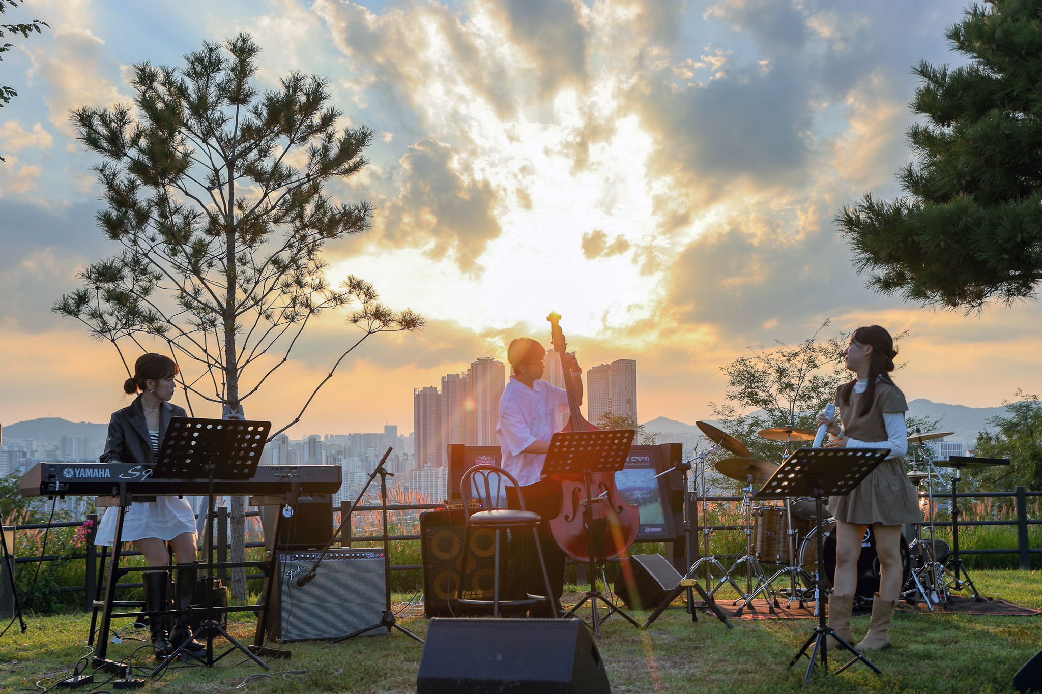 배봉산 노을음악회 이미지 2 - 본문에 자세한설명을 제공합니다.
