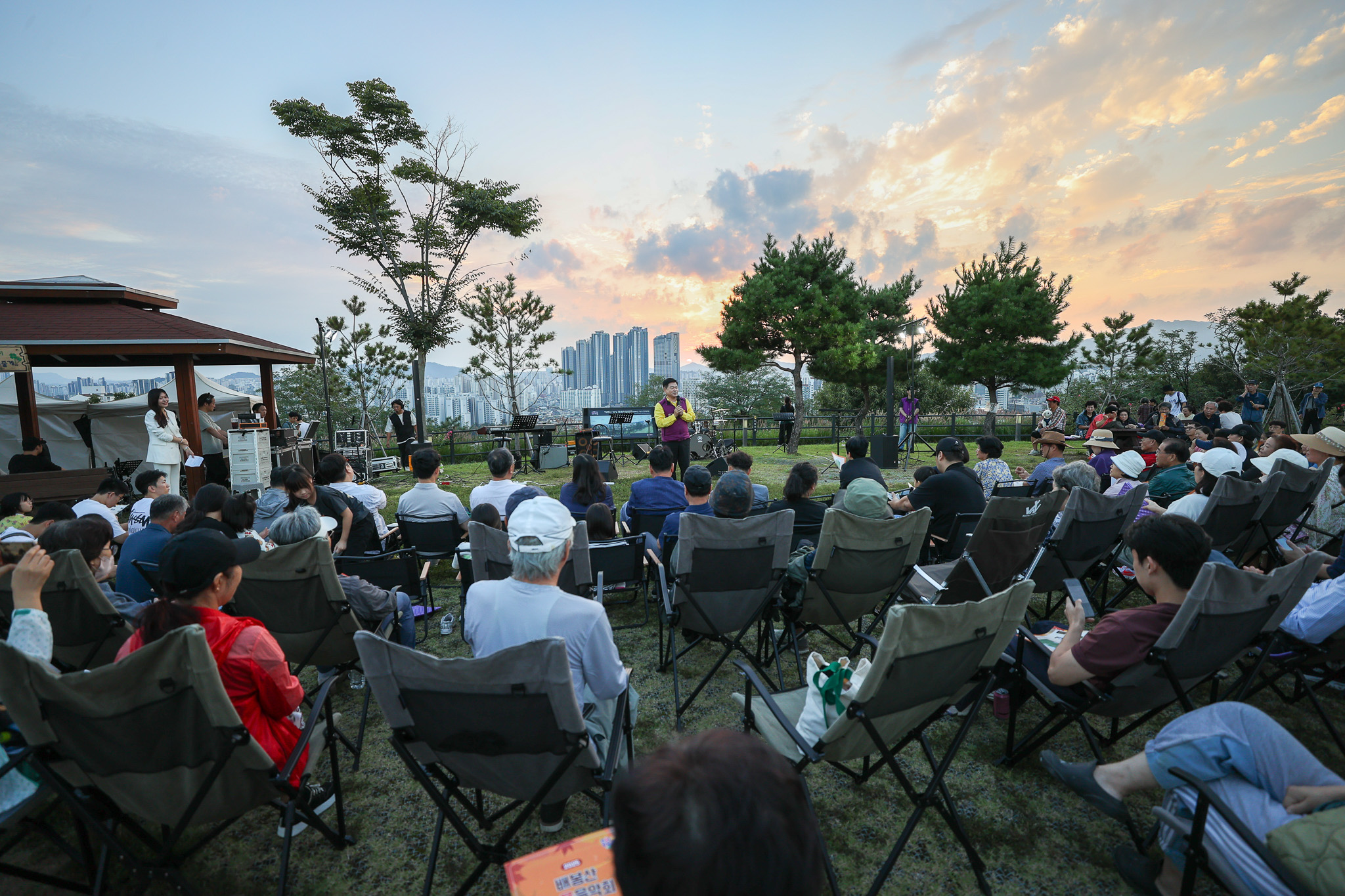 배봉산 노을음악회 이미지 5 - 본문에 자세한설명을 제공합니다.