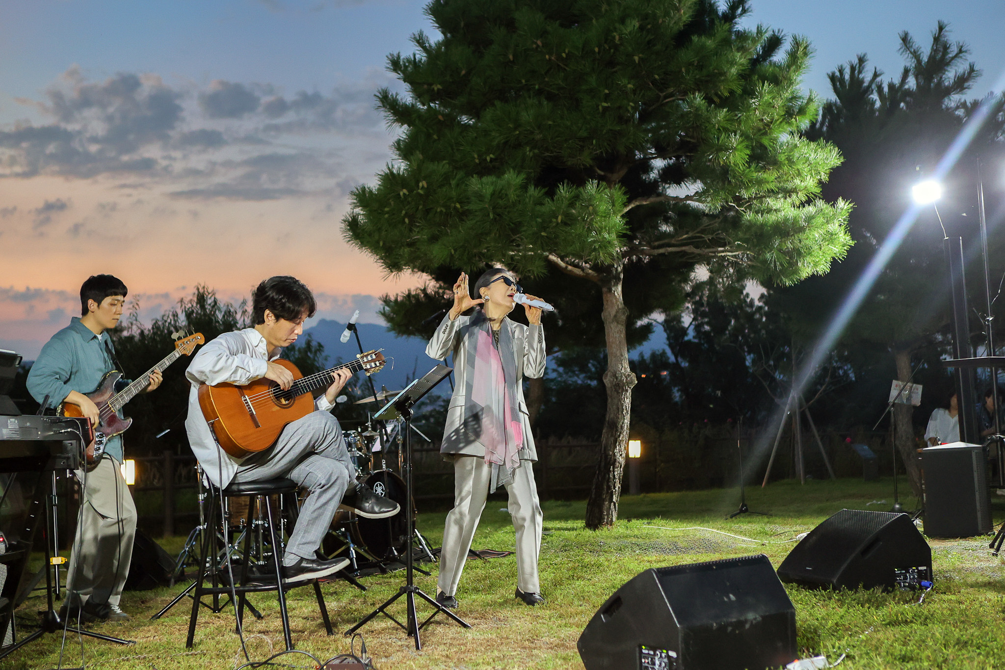 배봉산 노을음악회 이미지 8 - 본문에 자세한설명을 제공합니다.