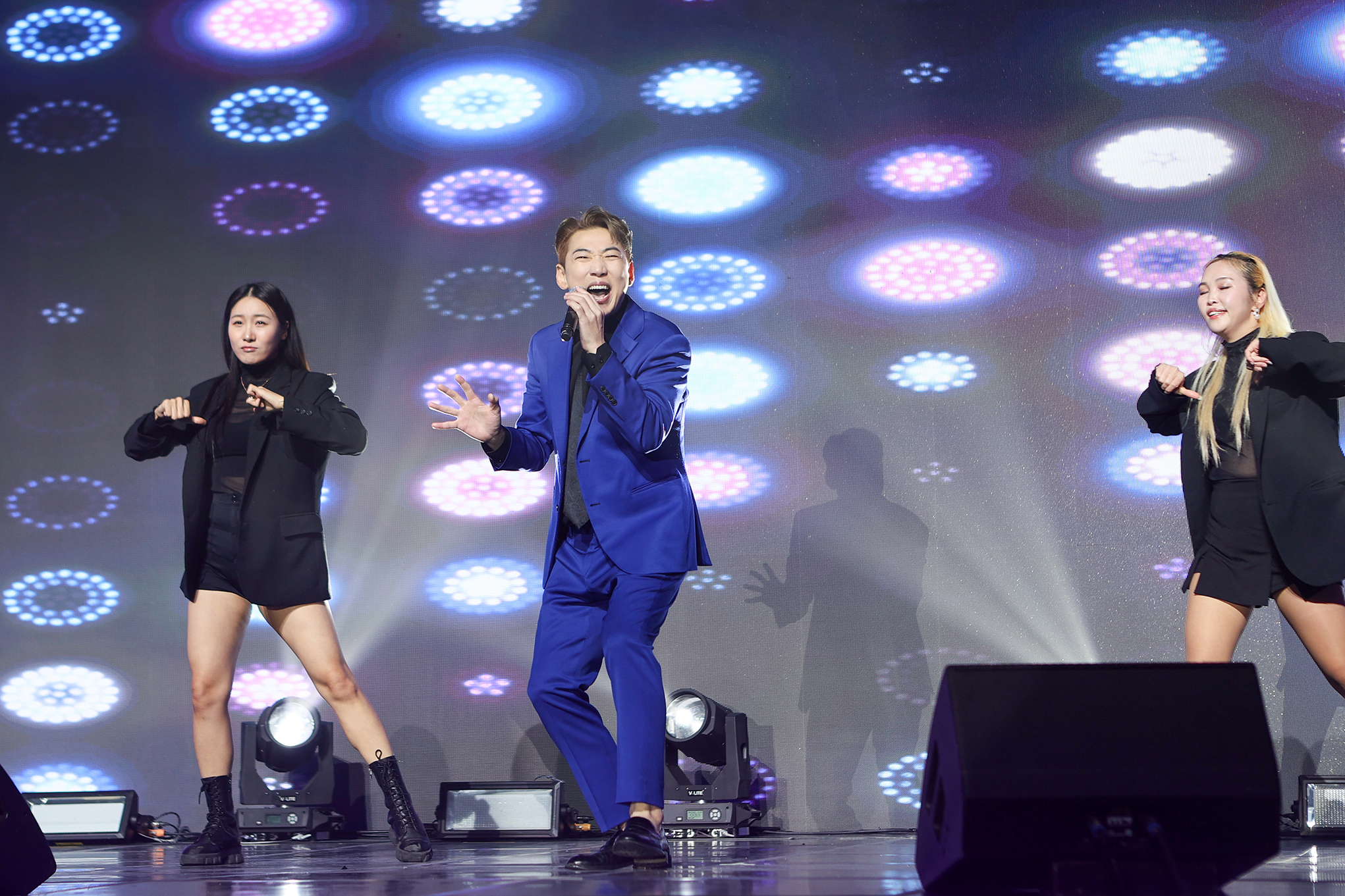 2025 동대문구 송년 트로트 대축제 이미지 2 - 본문에 자세한설명을 제공합니다.