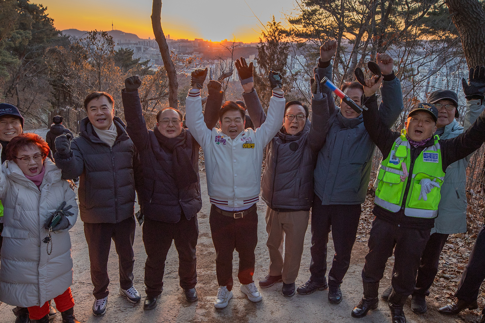 천장산 해넘이 이미지 9 - 본문에 자세한설명을 제공합니다.