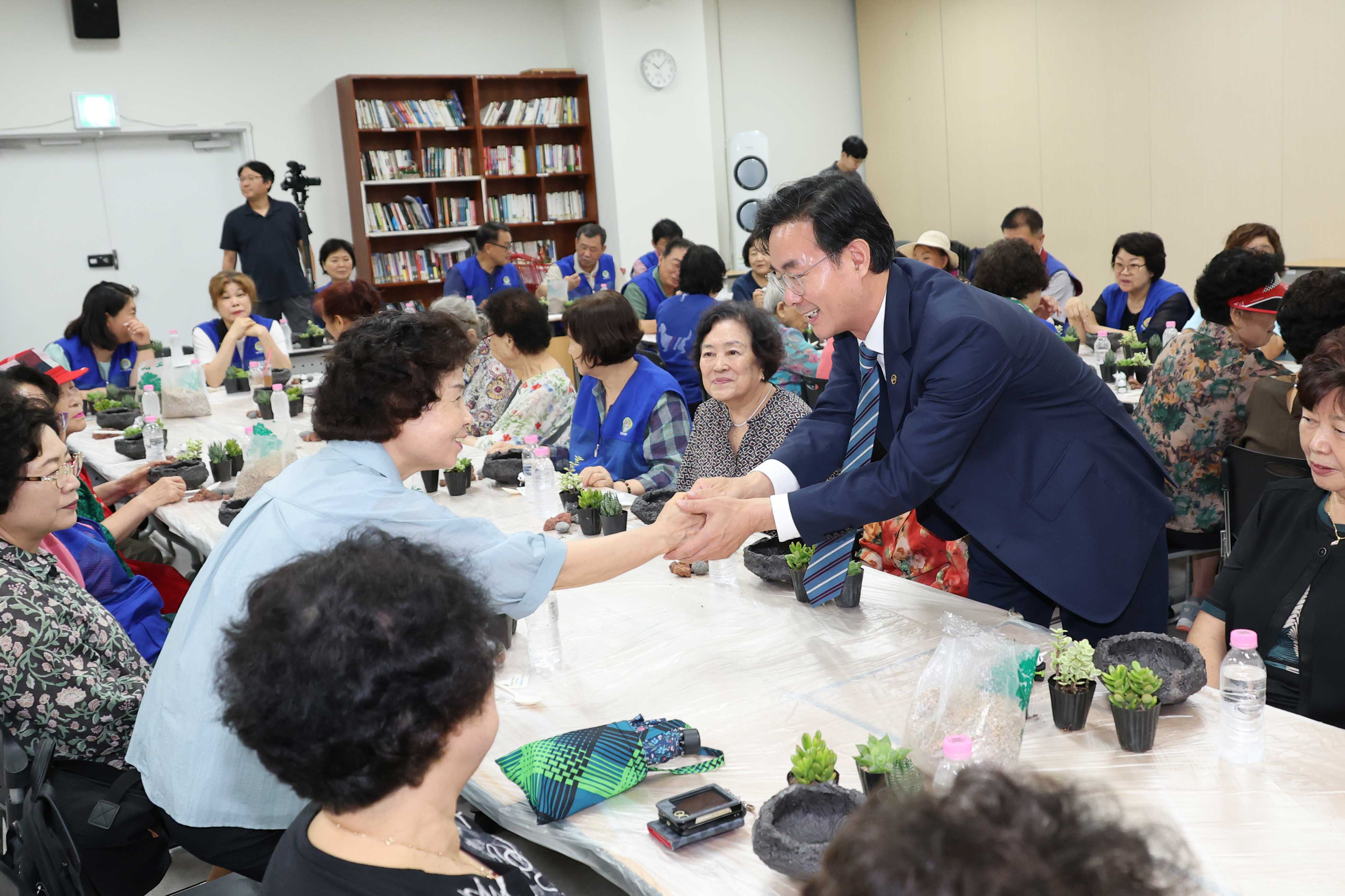 탄소중립 실천 홈가드닝 반려식물 만들기 이미지 4 - 본문에 자세한설명을 제공합니다.