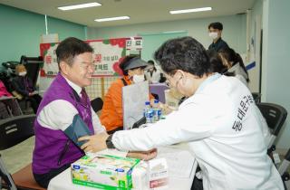 '어르신 동백꽃(동대문구에서 백 살까지 꽃처럼 살자) 프로젝트' 현장 방문 이미지