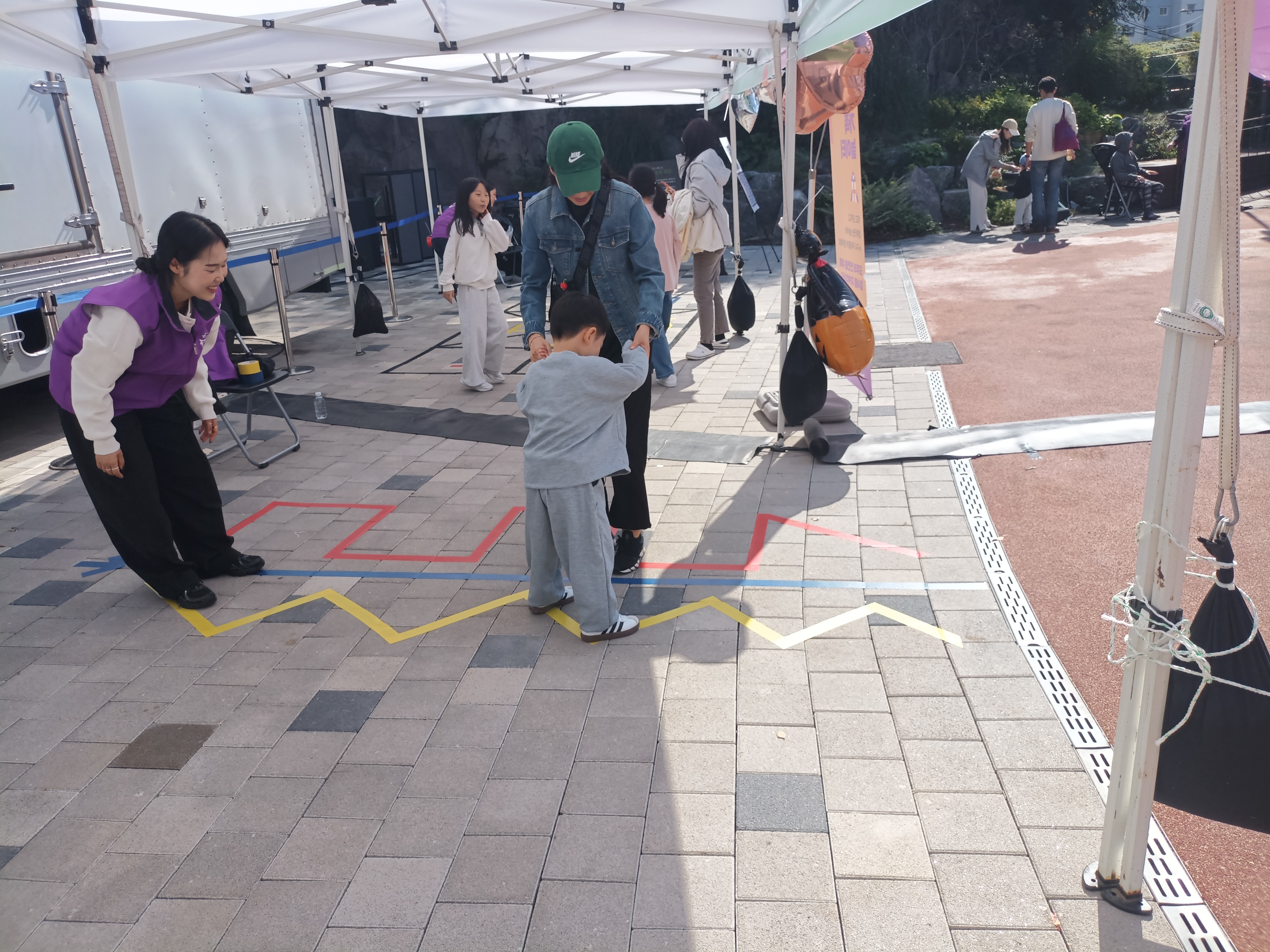 2025 잇다마켓 " 이벤트 및 가족 놀이터"운영 이미지 6 - 본문에 자세한설명을 제공합니다.