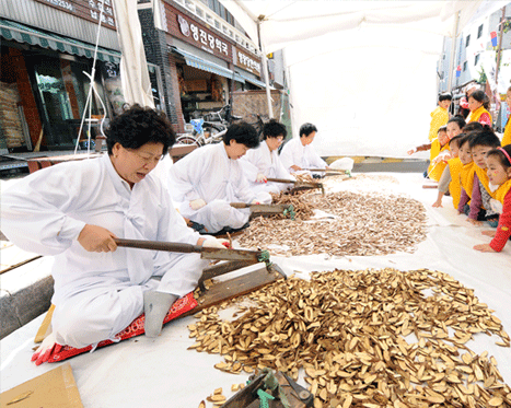 Korea’s largest medicinal herb distribution market