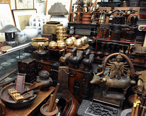 Antique arts business section