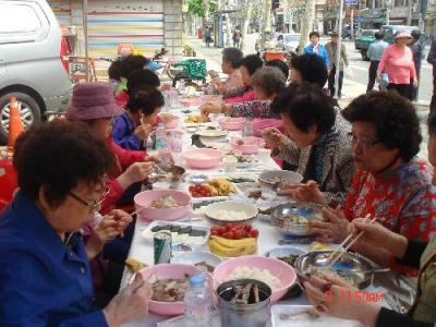 어르신 삼계탕 식사대접 행사 이미지